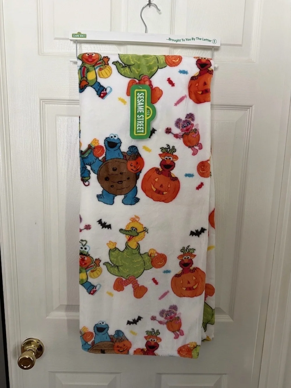 New Sesame Street Halloween blanket 50x60